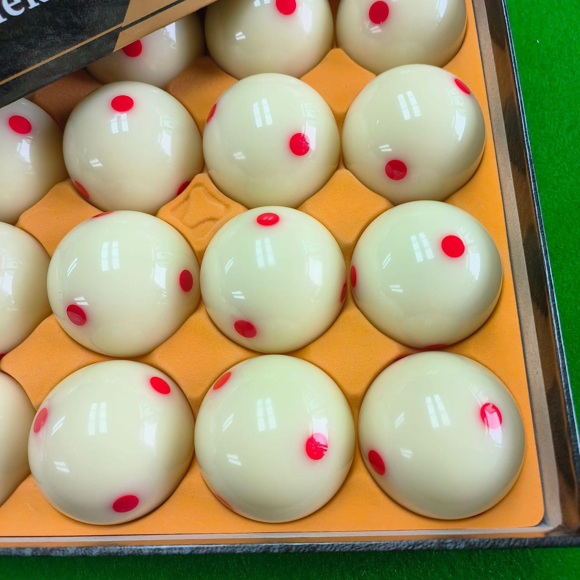 8A6 point cue ball
