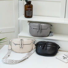 潮简约时尚黑色pu胸包单肩斜跨背包高级感小众单肩包大容量马鞍包