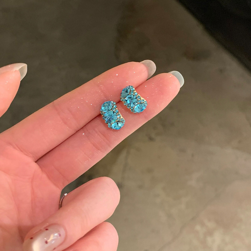 Pendientes de flor de cristal de aguja de plata, cuentas de arroz de cristal, pendientes azules, pendientes de estilo de vacaciones frescas, pendientes de lujo ligero, de alta calidad, mujeres