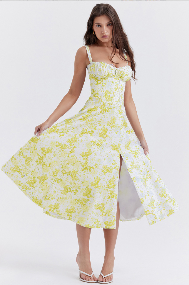 흰색 배경에 밝은 노란색 꽃