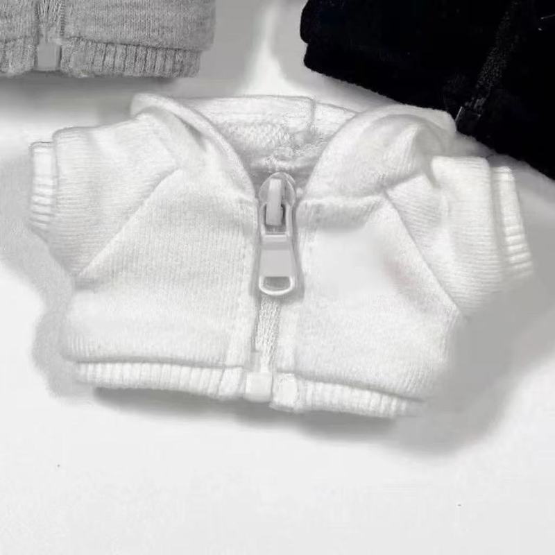【現物卸売り】10cmの綿人形服の子供服には属性のないファッションブランドの黒と白の灰色のフードコートがあります。|undefined