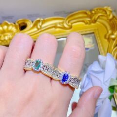 イタリアの紋織の彫刻の金のレースの2色の金はダイヤモンドの祖母の緑の宝の指輪のブラティーの専門店を入れます。