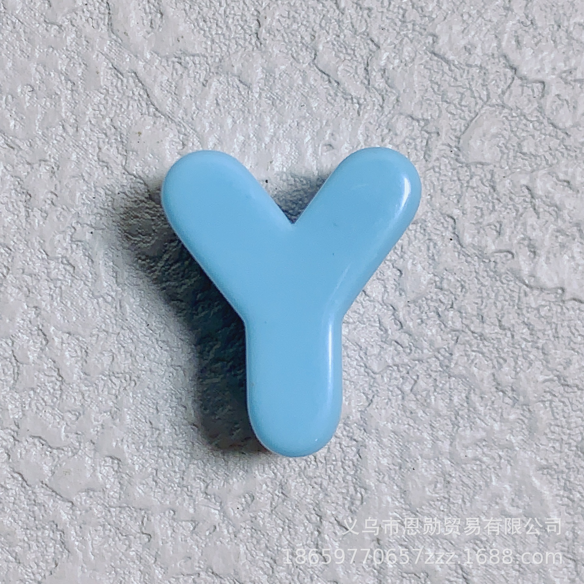 Y (light blue)