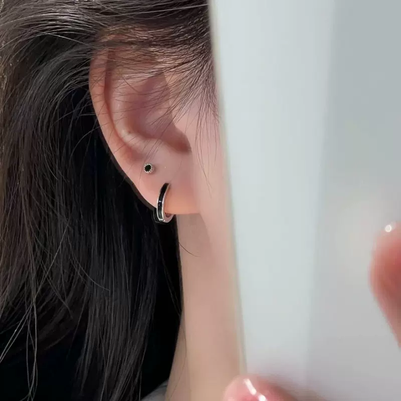 甜酷风黑色滴釉耳扣女精致小圆珠耳钉四件套小众设计高级感耳饰