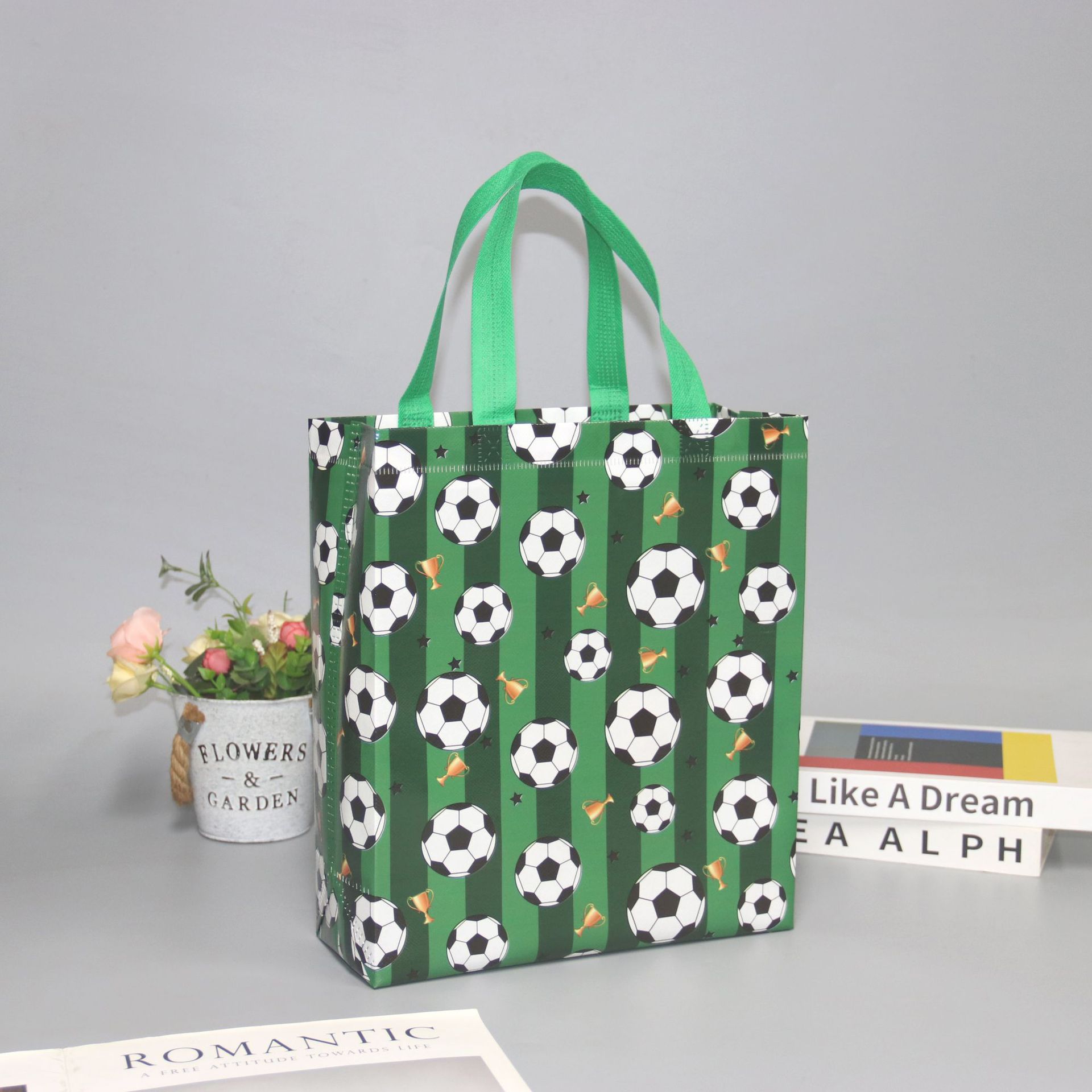 Bolsas de mano no tejidas personalizadas bolsas de compras de color ecológicas bolsas tridimensionales de publicidad corporativa personalizadas