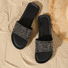 �羳���Q��ЬŮ2025�W����a�r���⴩�ٴ���Ƭһ����ƽ��ˮ���Ь