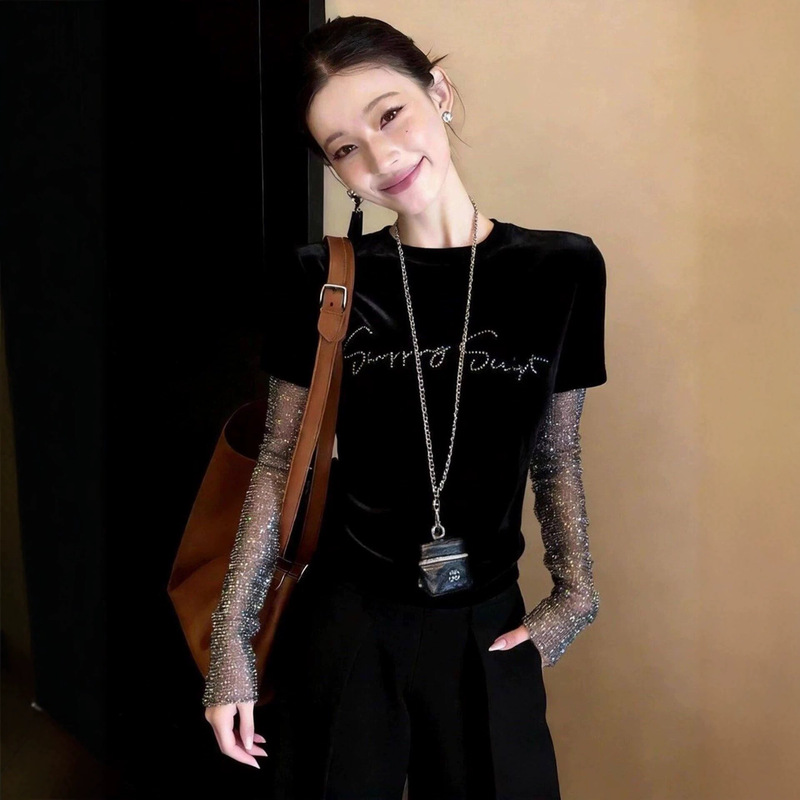 Beautiful Black Inner Wear for Early Spring, Chic and Stylish Fake Two-Piece Top for Women, Mesh Splicing, Slim Fit, Long-Sleeved T-Shirt