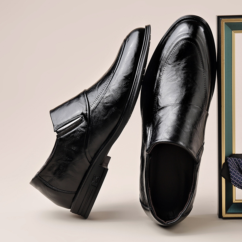 Zapatos de cuero para hombre otoño y invierno vestido formal de negocios de cuero suave con una punta de pedal trajes zapatos de boda para novio