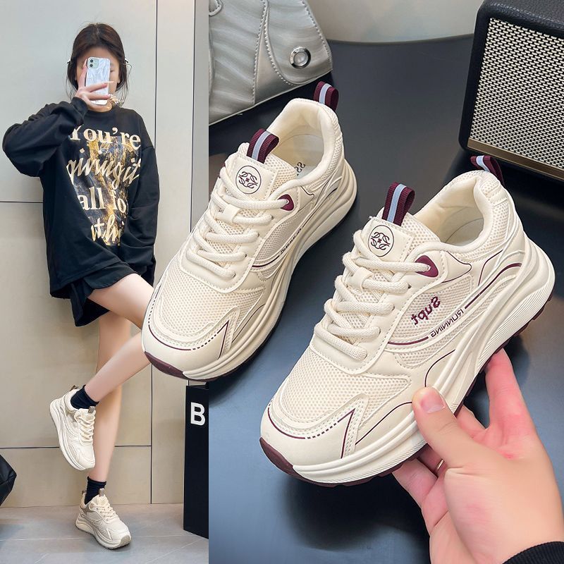 Zapatos de entrenamiento transpirables de malla para mujeres con suela gruesa 2025 nuevos zapatos deportivos casuales de primavera y otoño