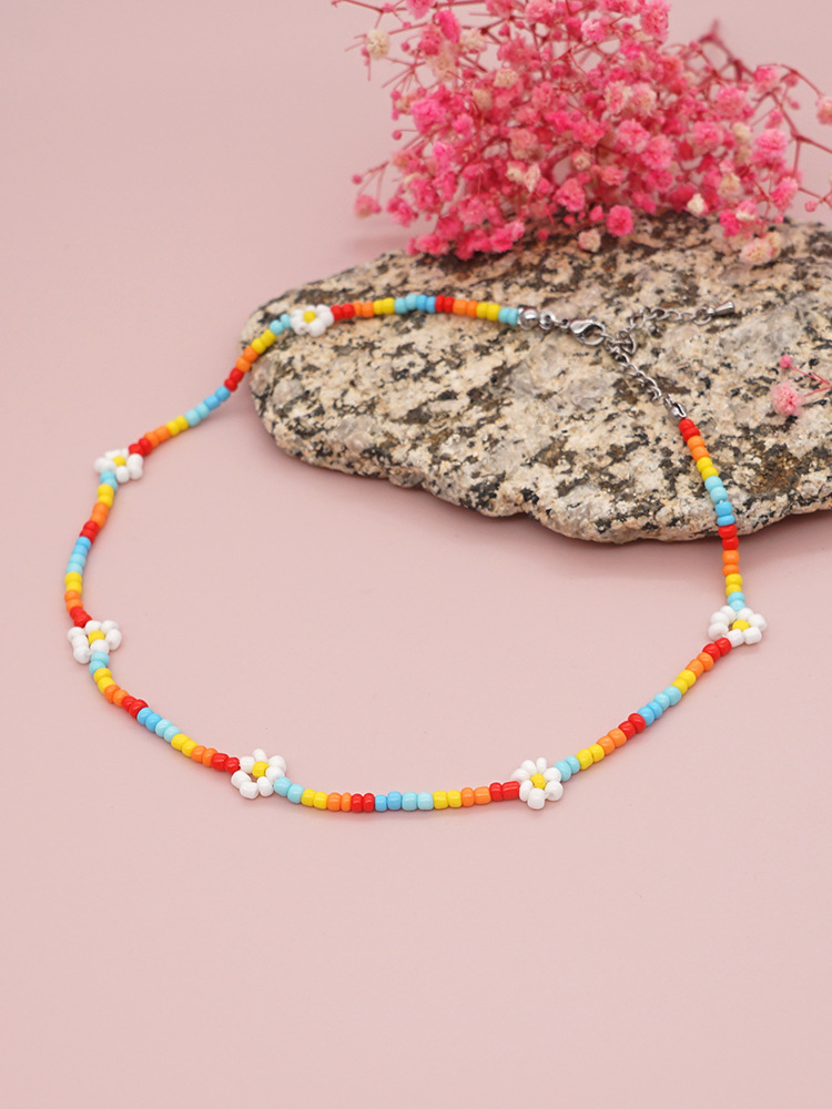 21 Glass Beads Handmade Beaded Stainless Steel Lobster Clasp Rainbow Little Daisy Necklace Women's Simple Clavicle Necklace display picture 6