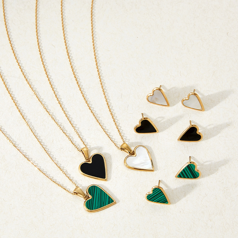 European and American simple ins cold style peach heart jewelry set high-end design niche light luxury pendant jewelry set
