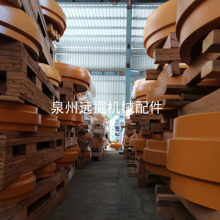 推土机底盘四轮一带D8T后引导轮单边双边支重轮齿块拖轮链条总成