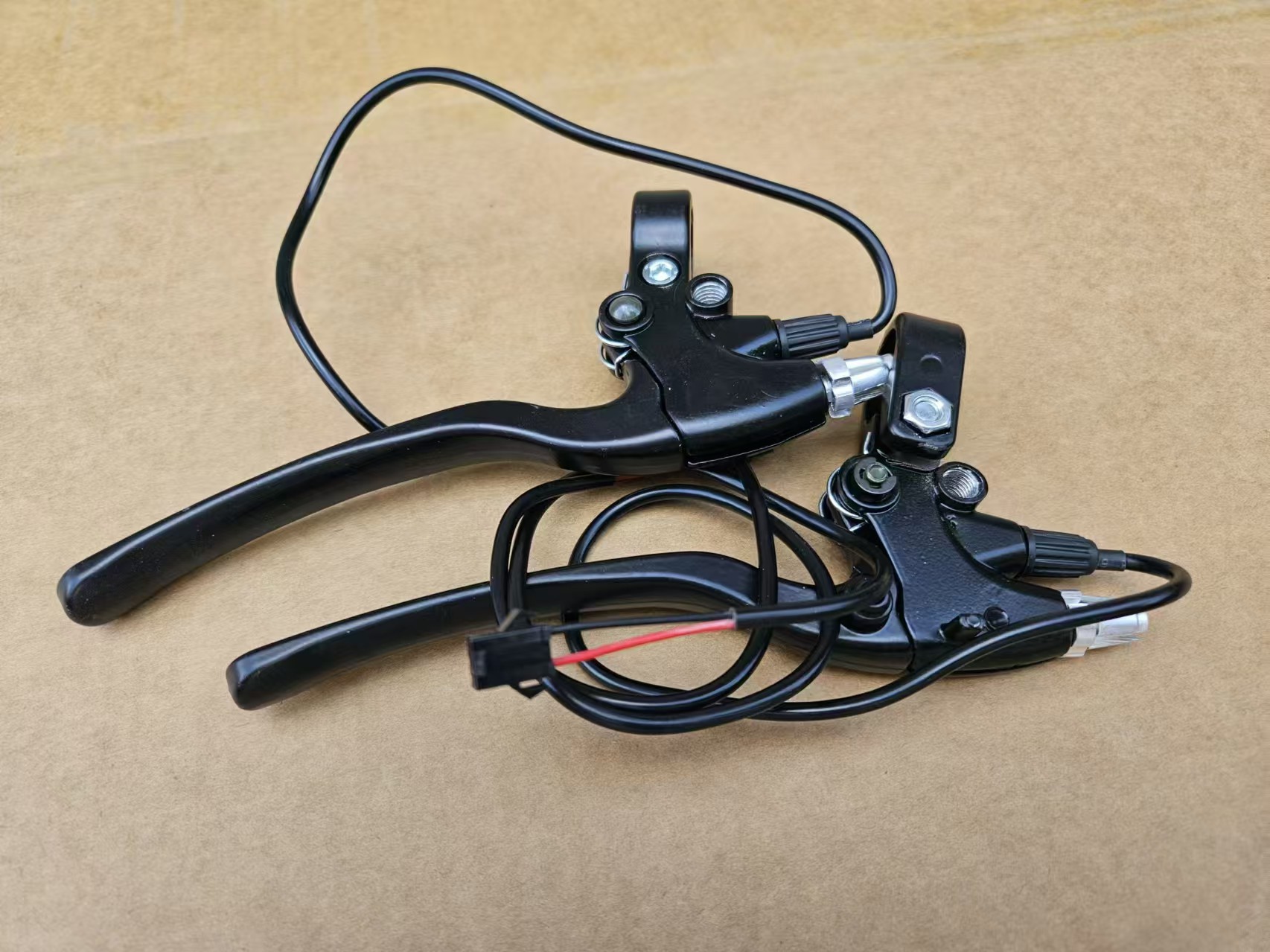 2024 Electric Scooter Brake Handle with Rearview Mirror, 8-Mile Range Brake Handle with Power-Off Function for Factory Use, Foreign Trade, 2-Wheel Electric Motorcycle