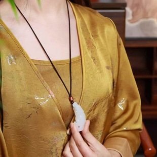 Jade Crafts Natural Xinjiang Hetian Jade Qinghai Material Old Material Light Lotus Root Pink Dragon Fish Pendant Men and Women Jade Pendant