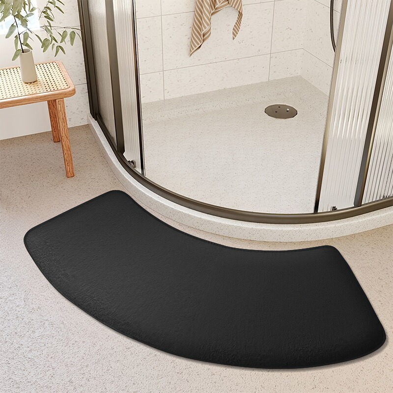 Simple solid color coral fleece bathroom mat, semi-circular arc-shaped, water-absorbent, quick-drying, easy to maintain, non-slip mat Simple solid color coral fleece bathroom mat, semi-circular arc-shaped, water-absorbent, quick-drying, easy to maintain, non-slip mat