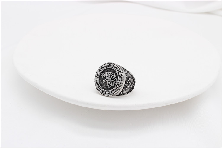 Titanium Steel Material Retro Wolf Titanium Steel Men's Rings