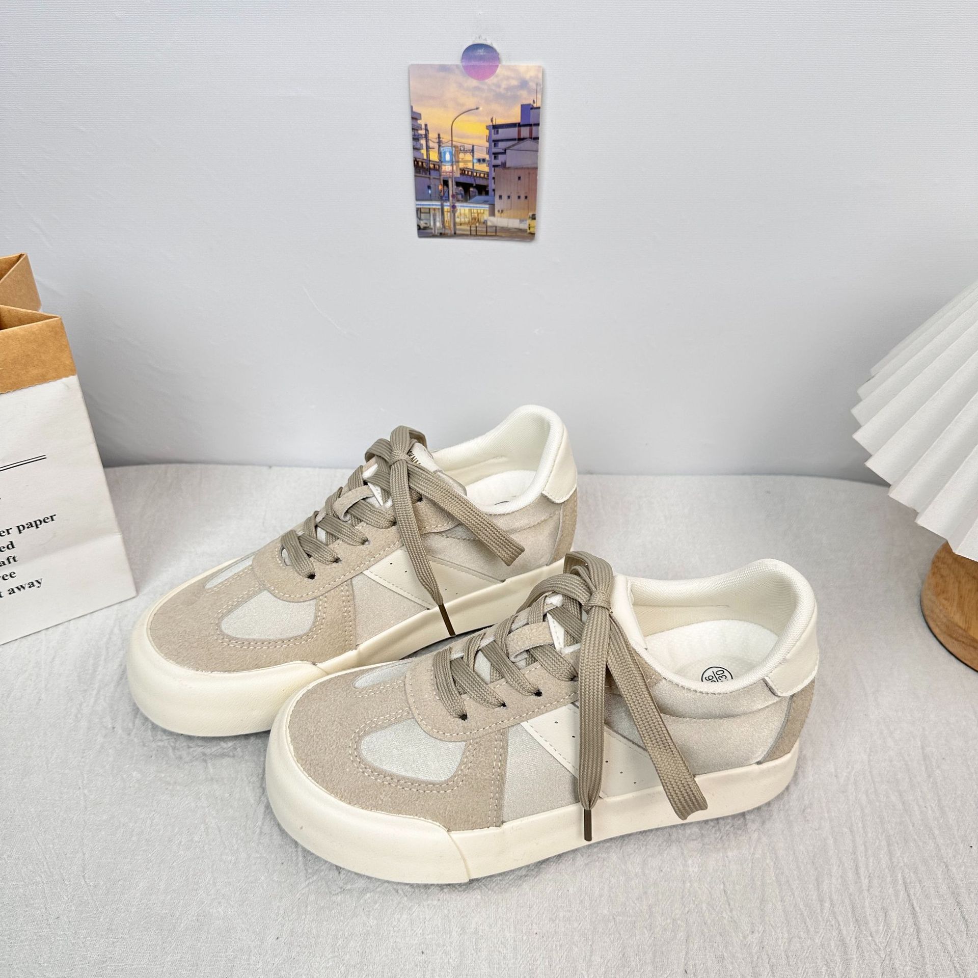 6640 zapatos blancos transpirables de altura interior, zapatillas de deporte casuales para mujer, suela gruesa, zapatos deportivos de primavera y otoño de 2025
