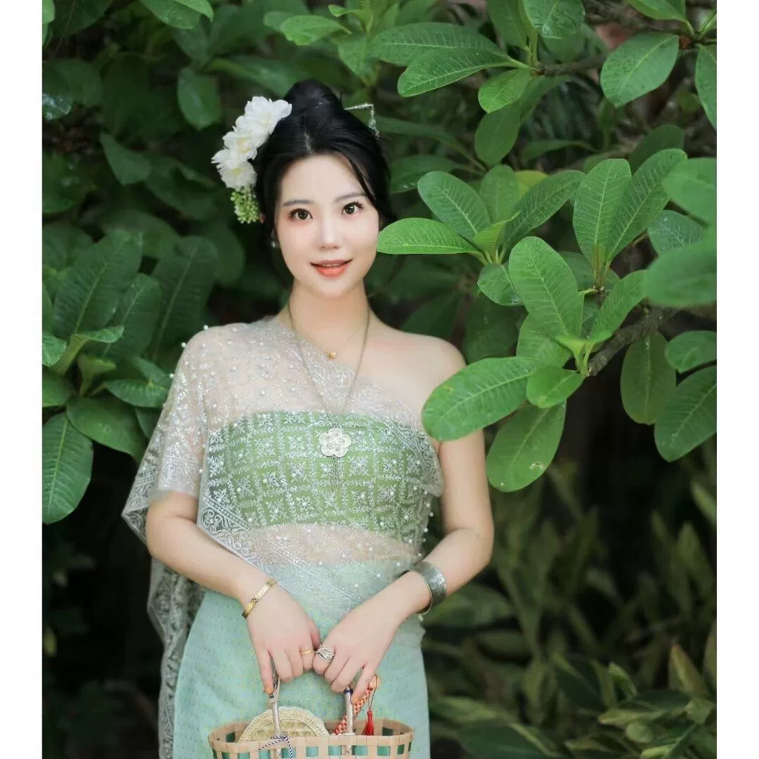 Тот же стиль Джжи Цзиньи: традиционный тайский танцевальный костюм из Шишуанбань, темно-зеленый, с обвязкой на груди, популярная юбка для прямой трансляции.