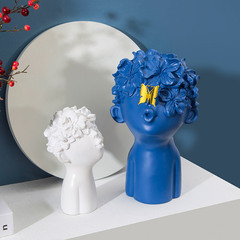 Minimalist European-style creative resin character light luxury TV cabinet liquor cabinet decorative item living room home soft decoration wholesale