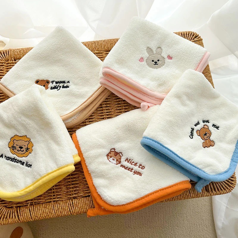 Polaire corail pour bébé en gros : plus douce et plus absorbante que le coton, serviettes pour le visage des enfants, mouchoirs brodés._voghion.com