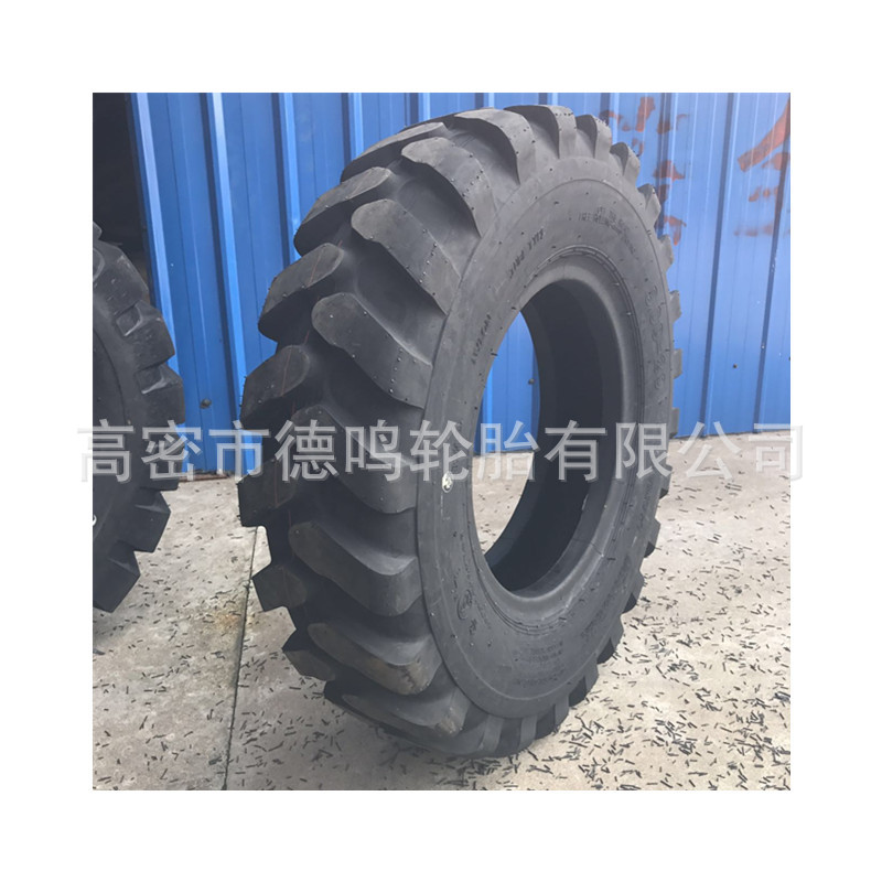 Los fabricantes suministran neumáticos para camiones volquete 9.00-20 neumáticos de mina de patrón profundo 900-20