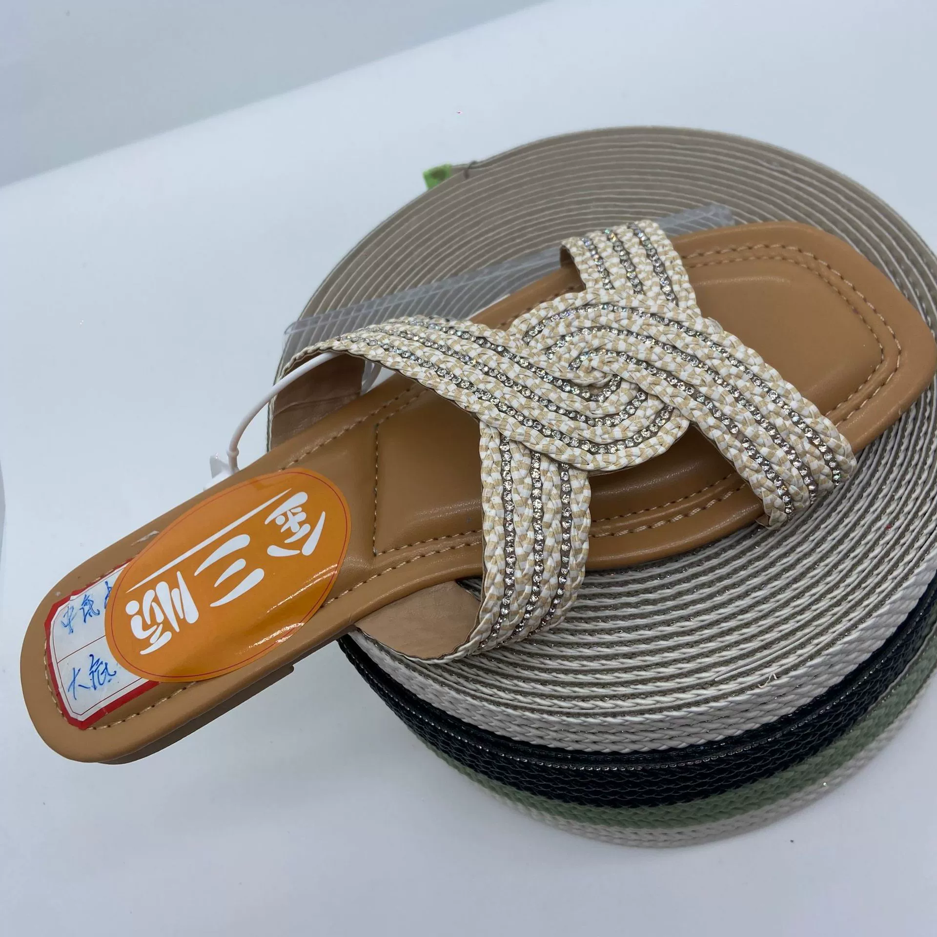 Внешнеторговая мода дикие стразы плоские женские тапочки весной и летом 2024 года