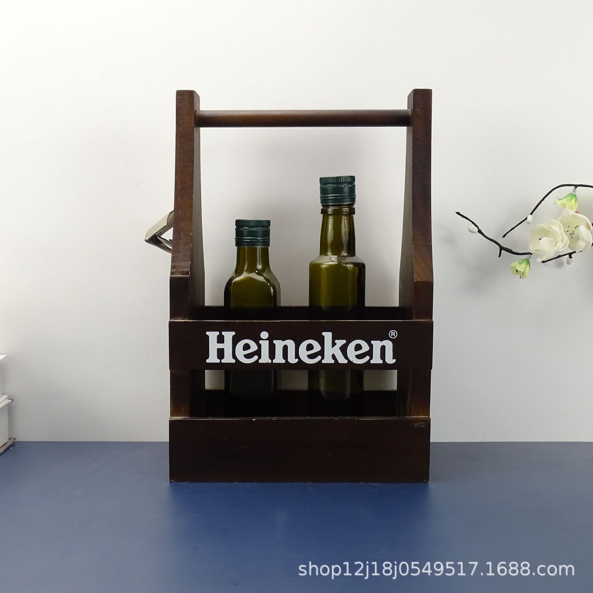 Wooden handheld basket