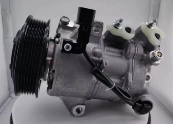Автомобильный компрессор кондиционера Kia Optima 97701D4000