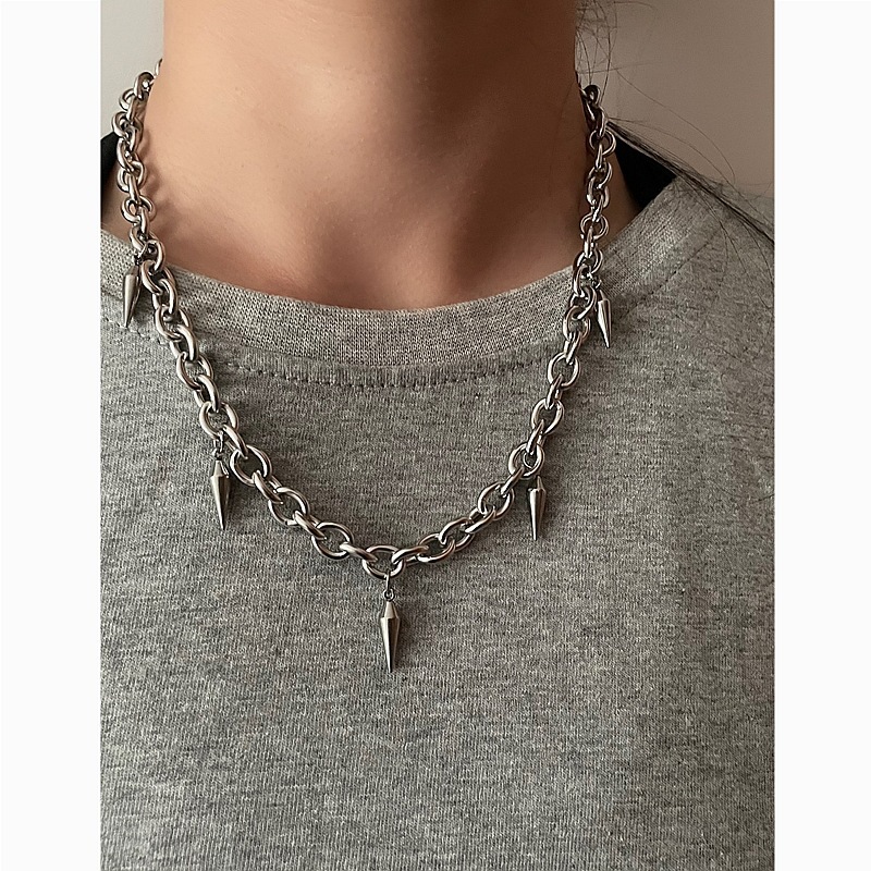 Collier à rivets et pompons en acier titane pour homme et femme, accessoire de style cool hip-hop, tendance, marque de rue_voghion.com