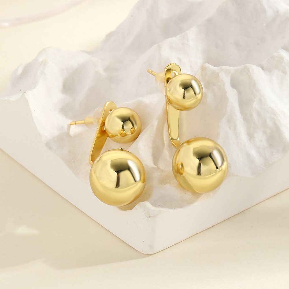 Copper Material 1 Pair Simple Style Round Copper 18K Gold Plated Ear Studs