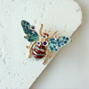 European and American Cross-Border Enamel Retro Bee Brooch Personalized Creative Flower Insect Corsage Brooch High-End Clothing Accessories