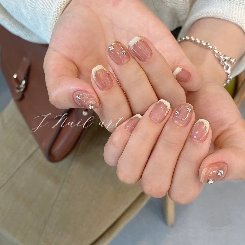 Three-point Sugar French Hand-worn Fake Nails Red Riding Book Same Style Finished Nail Art Phototherapy Bride White Nail Pieces