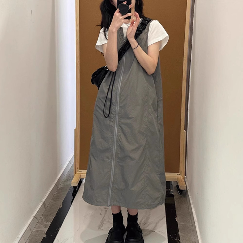 Mountain-Style Gray Workwear Vest Dress for Women, Summer Dress for Slightly Plump Figures, Waist-Cinching Dress, Plus-Size Dress, Slimming Suspender Dress