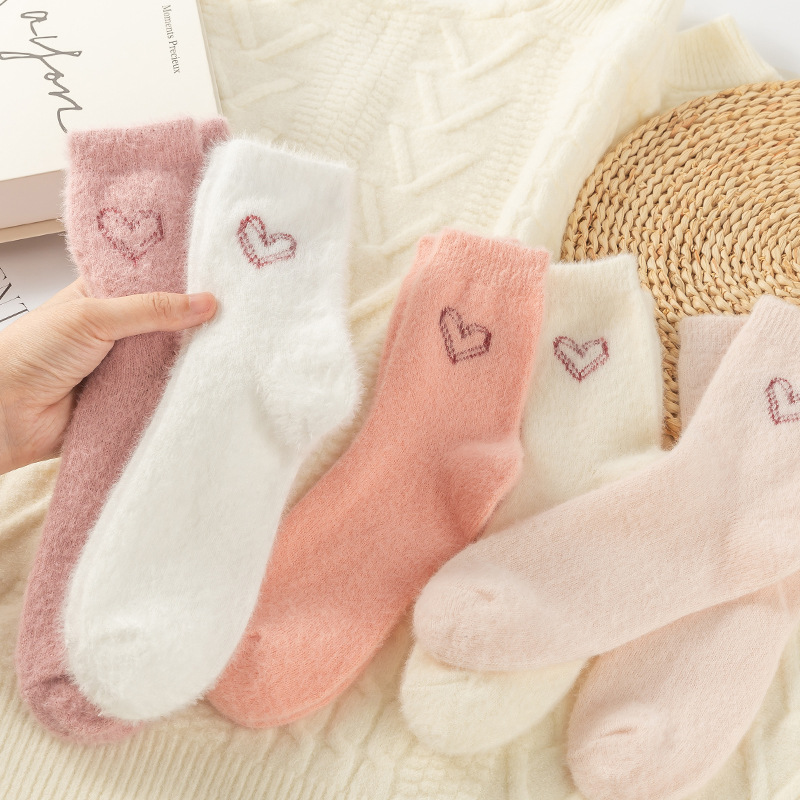 Heart Embroidered Mink Velvet Socks for Women, Autumn and Winter Mid-Calf Thick Plush Sweet Sleep Floor Maternity Socks