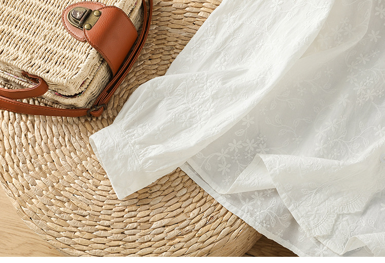 Camicia donna a maniche lunghe in cotone con pizzo e ricami_voghion.com