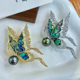 天然珍珠耳饰;天然珍珠胸饰;天然珍珠项饰