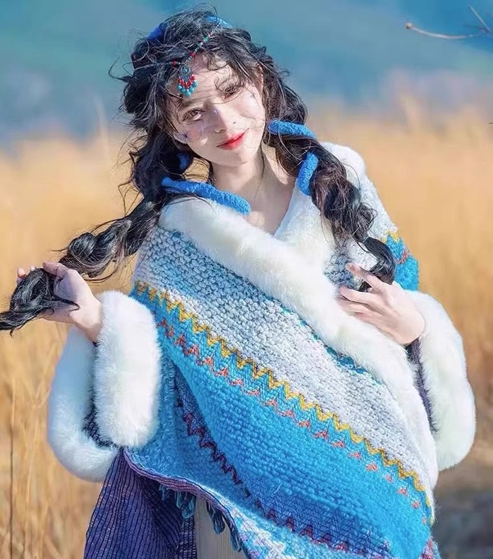 云南丽江民族风保暖披肩旅游披肩女新款旅游穿搭斗篷披风开衫外套|undefined
