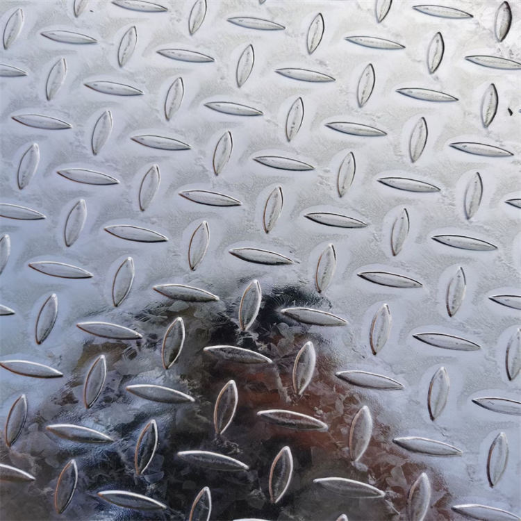 321不锈钢花纹板 310s压花不锈钢板 304楼梯踏步防滑板定尺开平