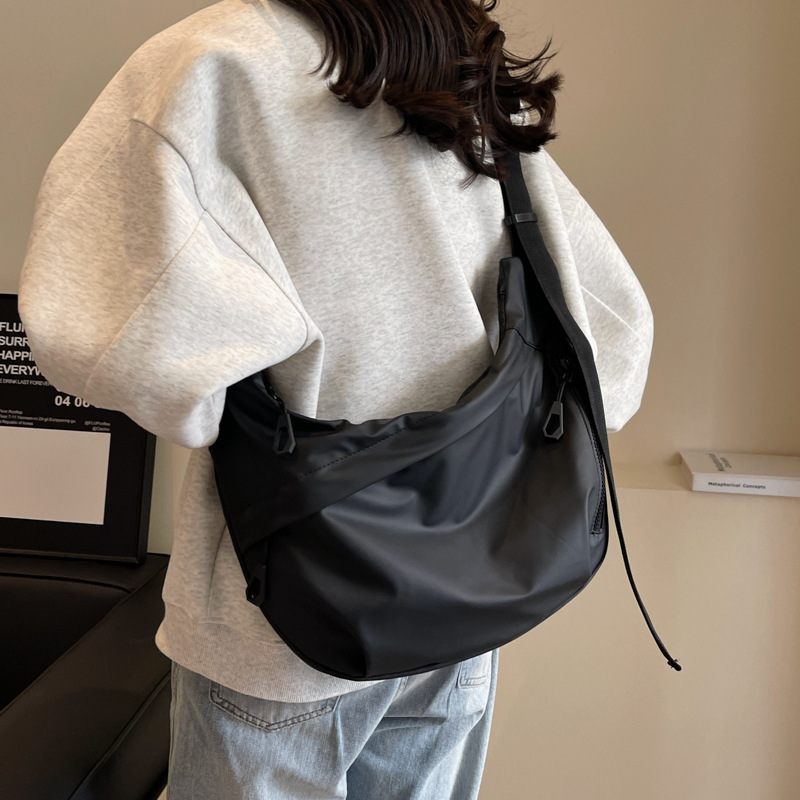 Women's Bag 2025 Large Capacity Oxford Cloth Shoulder Crossbody Bag Dumpling Bag Casual Commuter Student Bag Waterproof Function