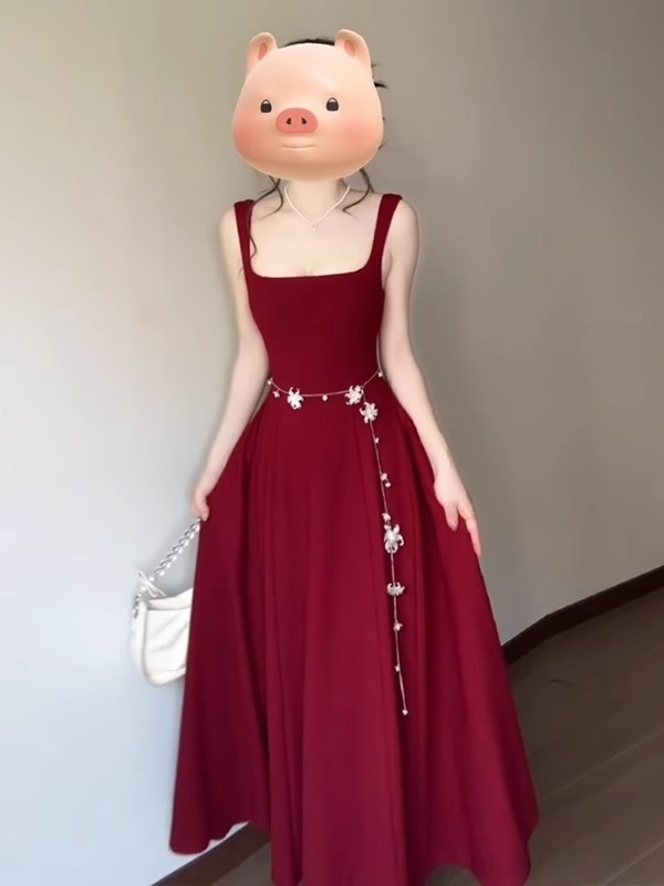 2025 新しいフレンチスタイルのハイエンドヘップバーンスタイルレッドサスペンダードレス女性の夏のウエスト A ラインロングスカート|undefined