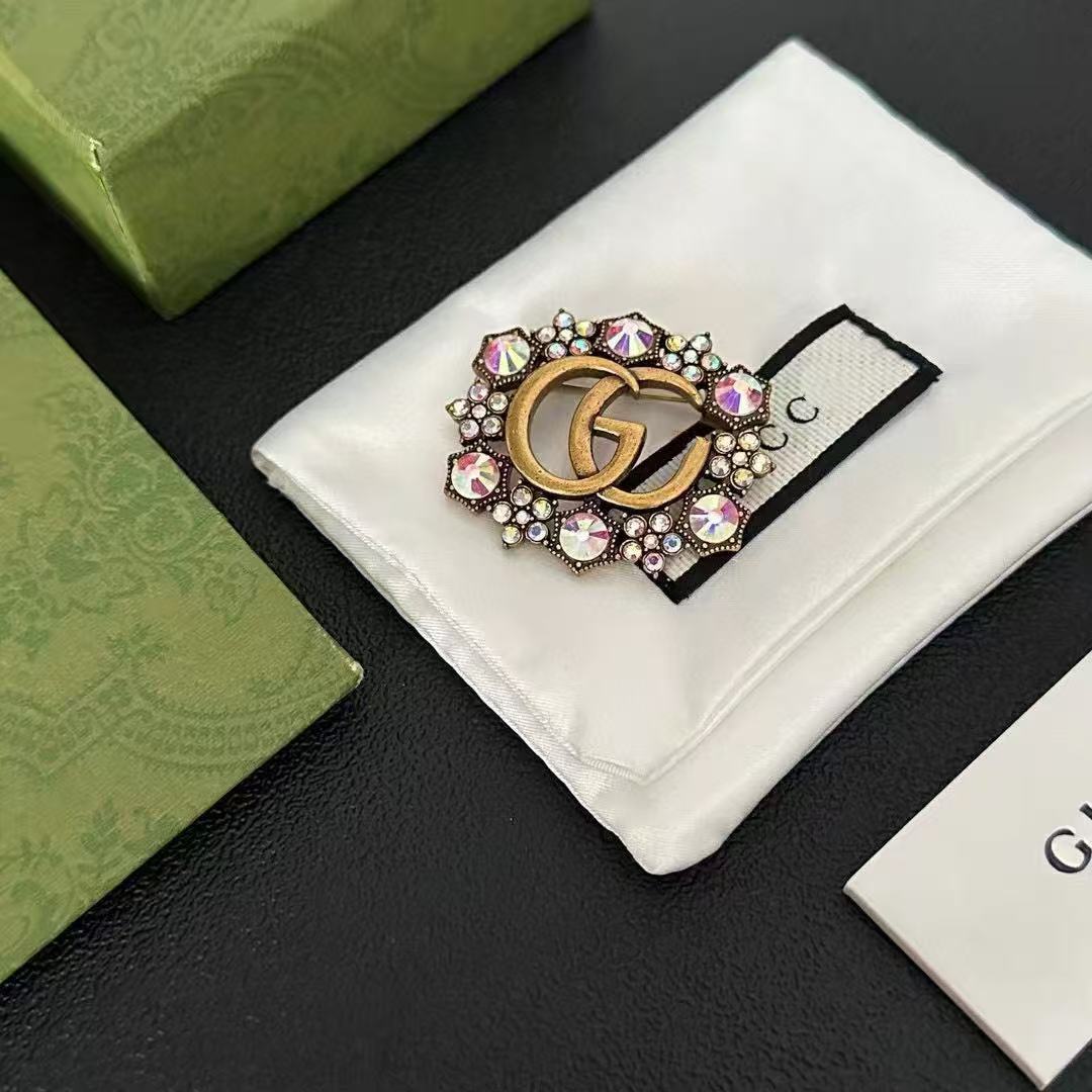 Classic Chanel-Style High-End Gold-Plated Brooch, Fashionable Retro Star Ocean Personality Trend, Sweet and Cool Heart Design