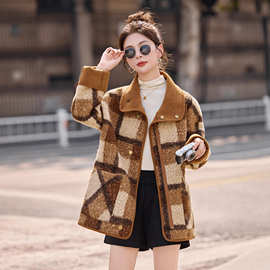 羊羔毛皮毛一体外套女中长款冬季加厚保暖时尚双面穿鹿皮绒大衣