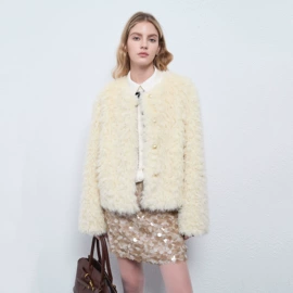 女式皮衣;女式毛呢外套;皮草