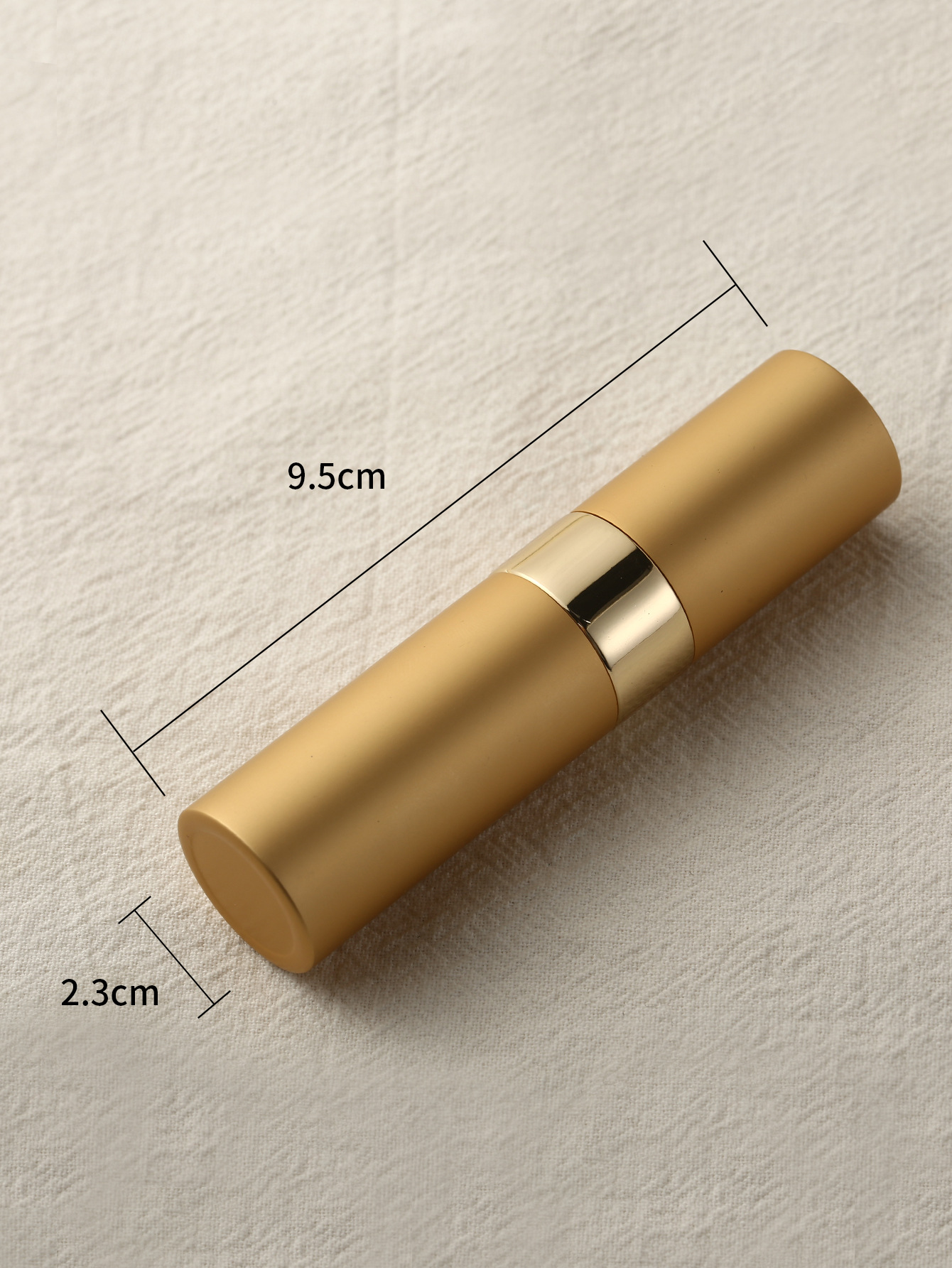 8ml botella de perfume giratoria de alta gama Mini portátil pequeño perfume de alta apariencia sub-botella de aluminio botella de spray oral