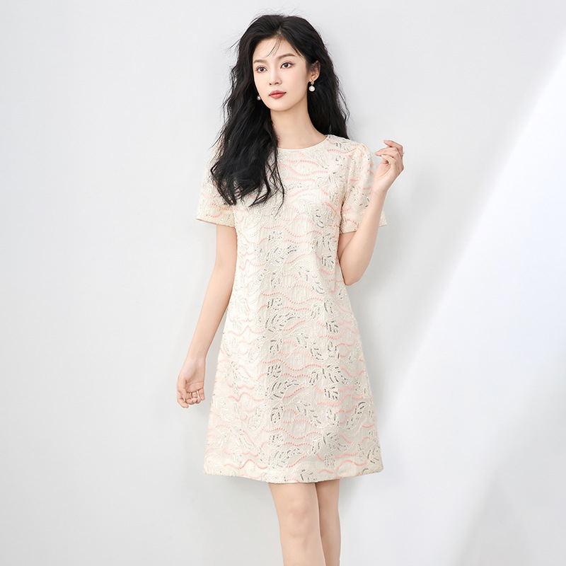 Váy chữ A thêu hoa đính sequin tinh tế, quý phái, dáng suông midi — Màu hồng