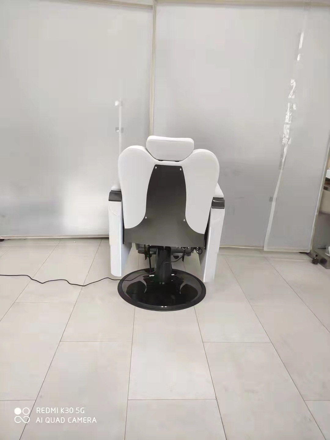 Peluquería de elevación automática Peluquería silla grande hidráulica bomba grande giratoria elevar inferior controlable ángulo de respaldo con almohada