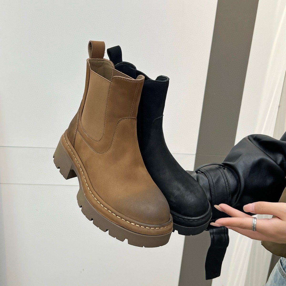 Boot nữ da bò cổ thấp đế xuồng dày khóa kéo bên — Màu đen, Màu Kaki