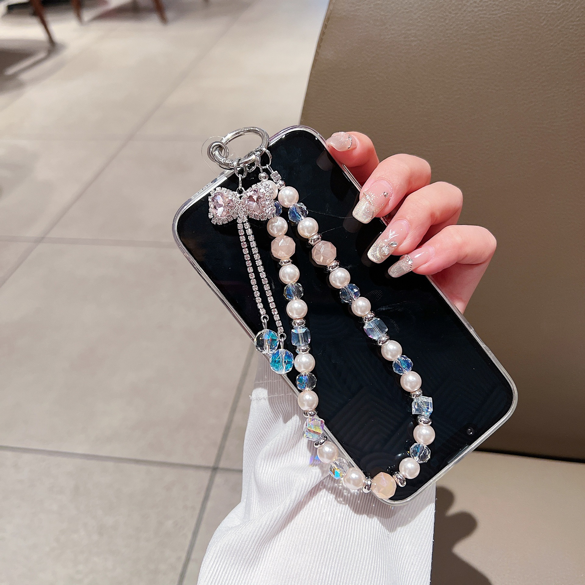Lujo ligero Diamante Flash Mariposa Colgante Caja del teléfono móvil Cordón Perla de cristal Bolsa con cuentas Cadena borla Cadena de mano fresca