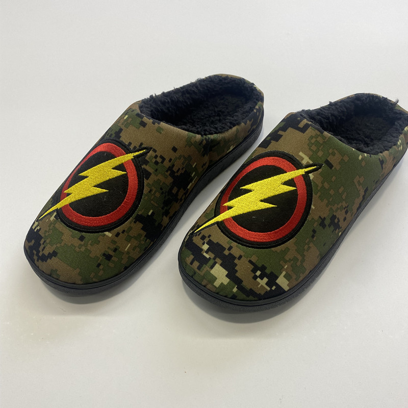 Original Marvel Batman pareja zapatos de Interior de suela gruesa antideslizante impermeable Zapatillas de casa de los hombres y las mujeres hechas a mano de algodón acolchado zapatos de confinamiento