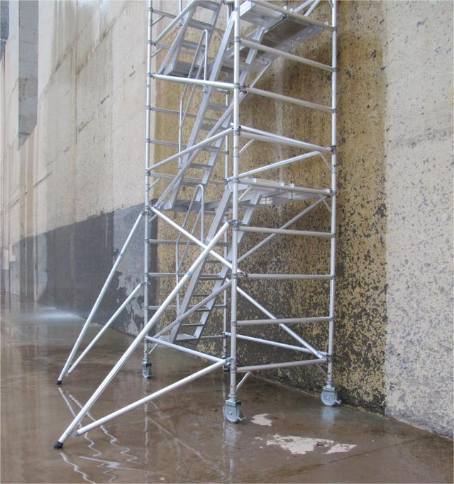 创笙可移动脚手架 铝合金带梯工厂园区广东厂家双宽斜爬脚手架脚